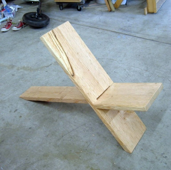 Stolička v tvare X